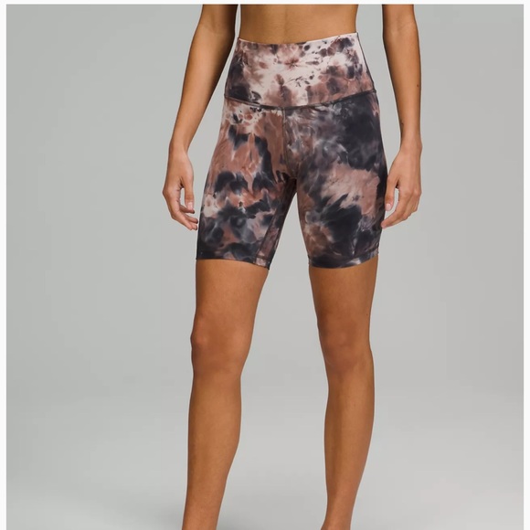 Lulu lemon shorts, 8inch, high rise. - Picture 4 of 4